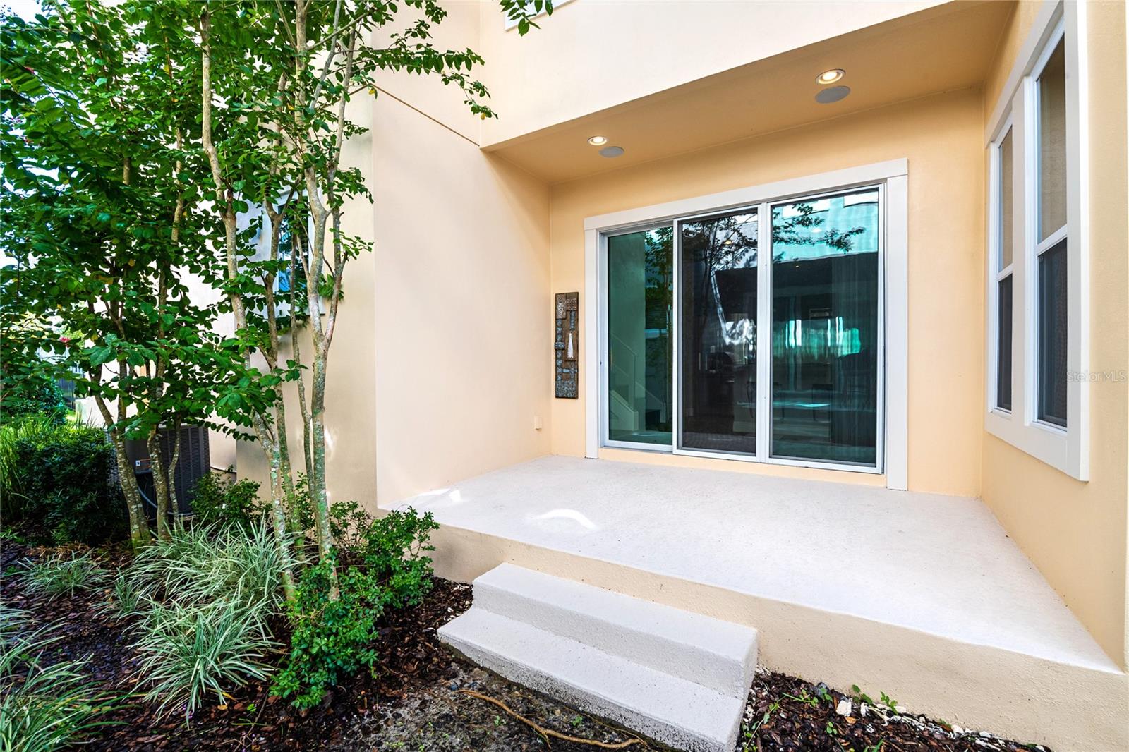 LAUREATE PARK - Residential Lease