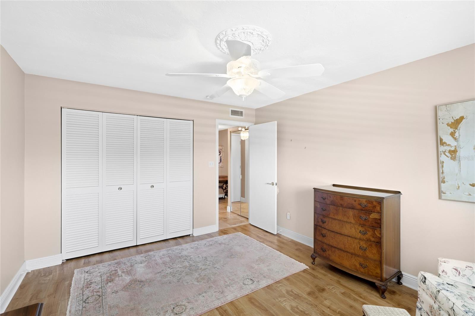 RIVER OAKS APTS SEC A - Residential