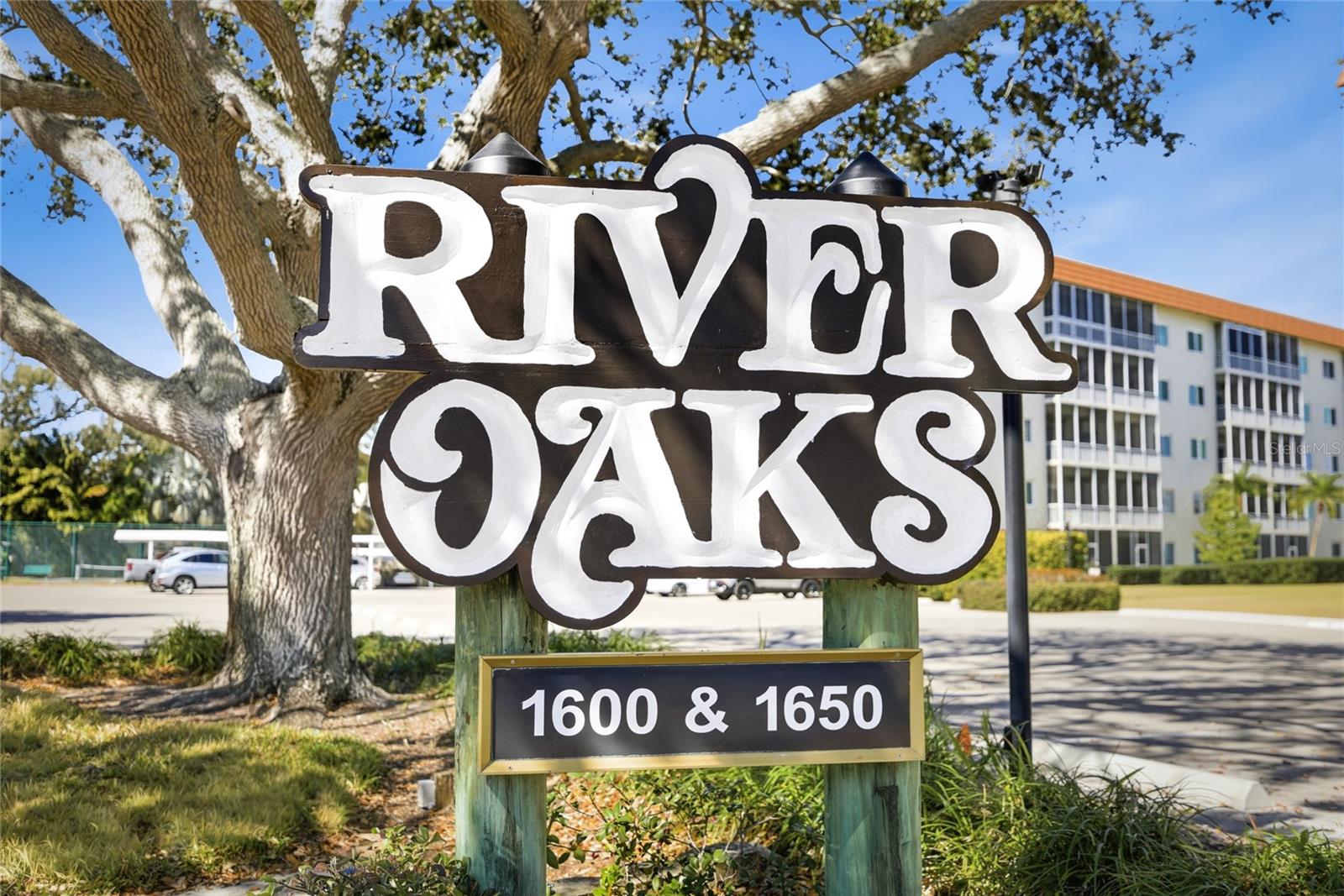 RIVER OAKS APTS SEC A - Residential