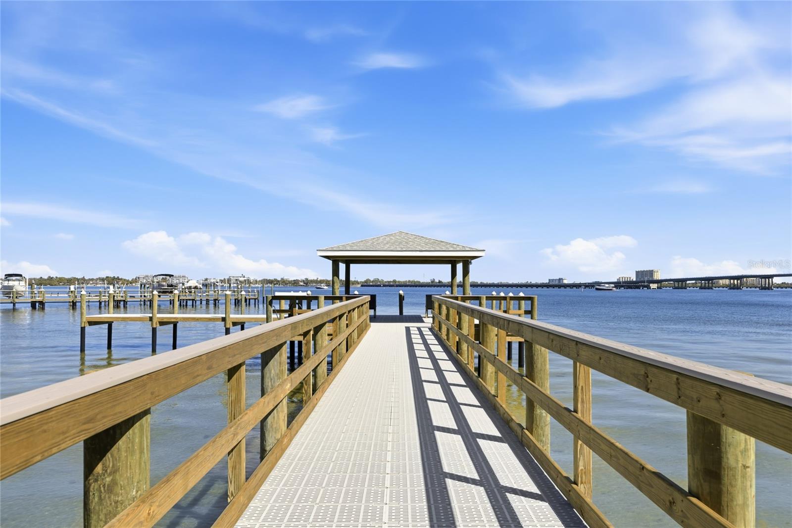 RIVER OAKS APTS SEC A - Residential