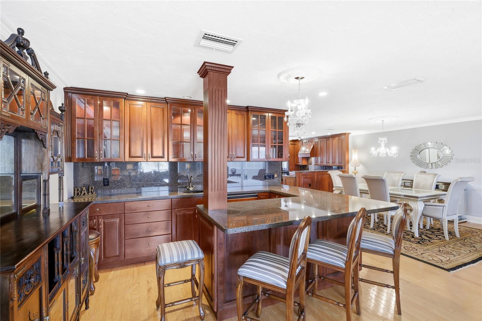 RIVER OAKS APTS SEC A - Residential