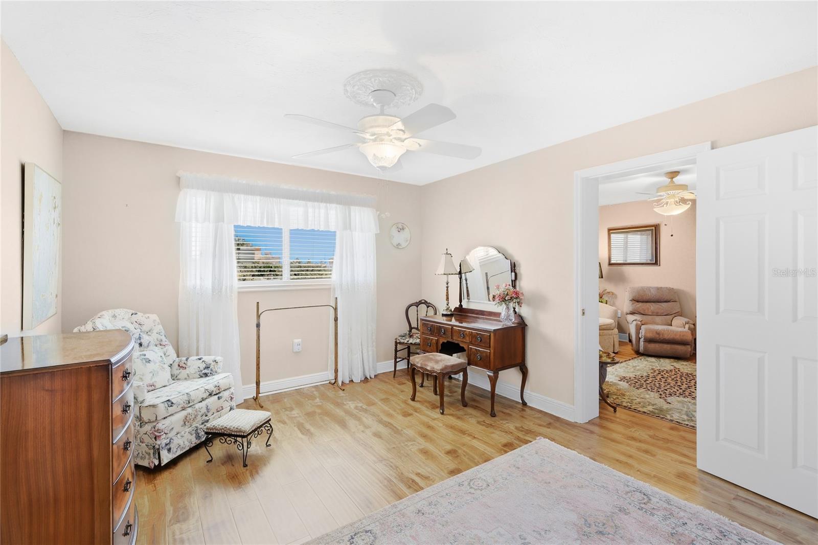 RIVER OAKS APTS SEC A - Residential