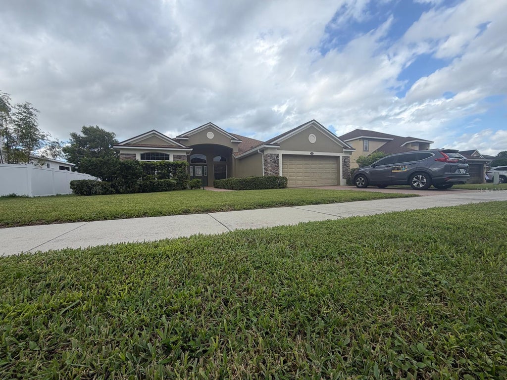 Photo of 4576 Barbados Loop, Clermont, FL 34711 (MLS # G5117964)