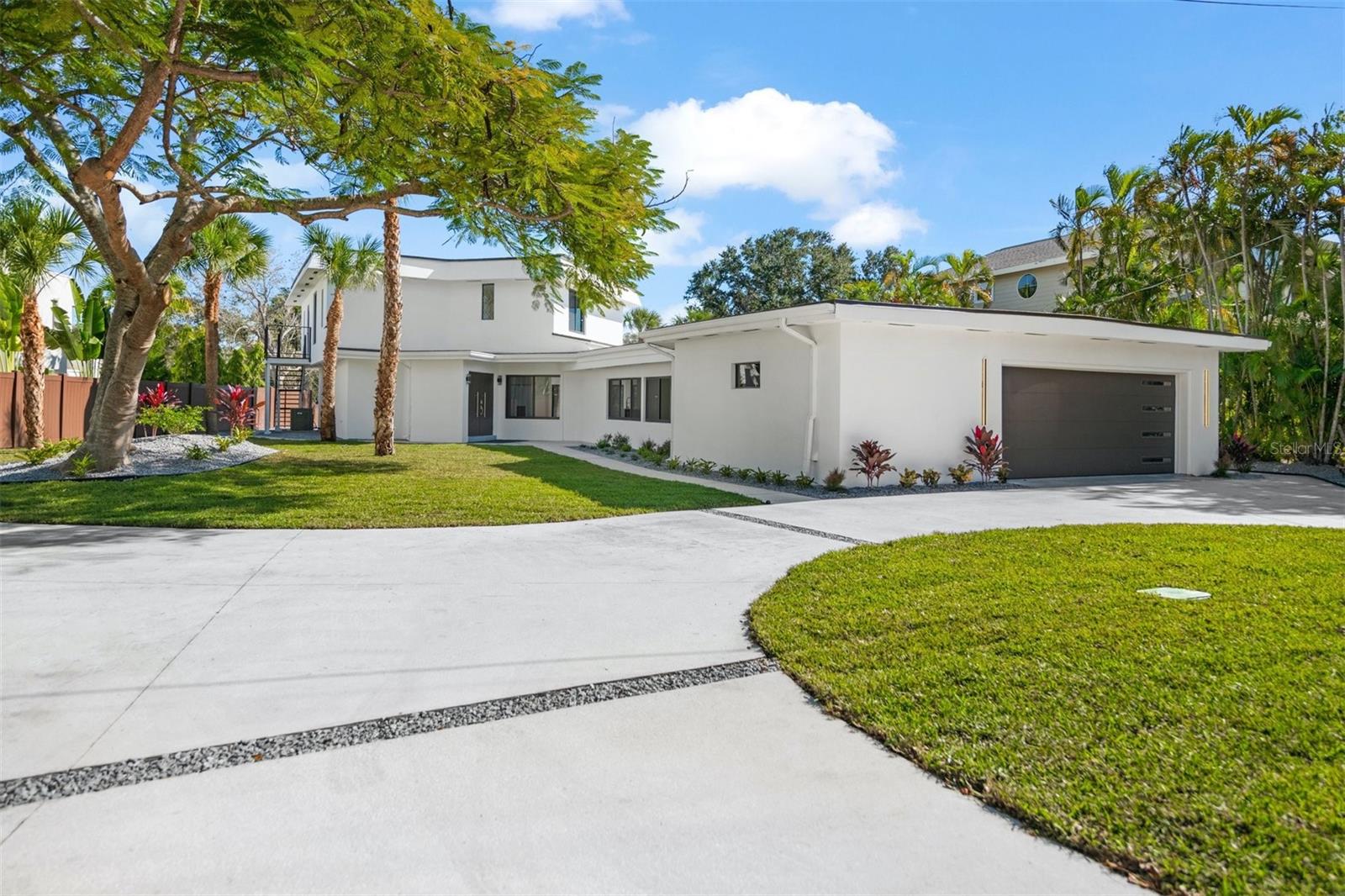 4915 PRIMROSE PATH