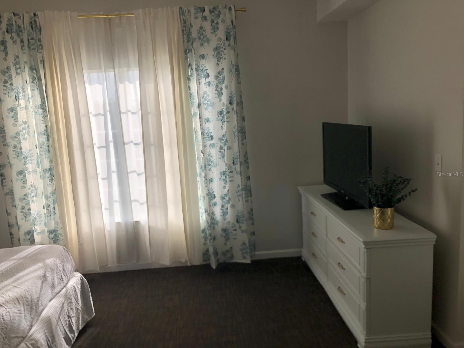 WORLDQUEST RESIDENCE - Residential