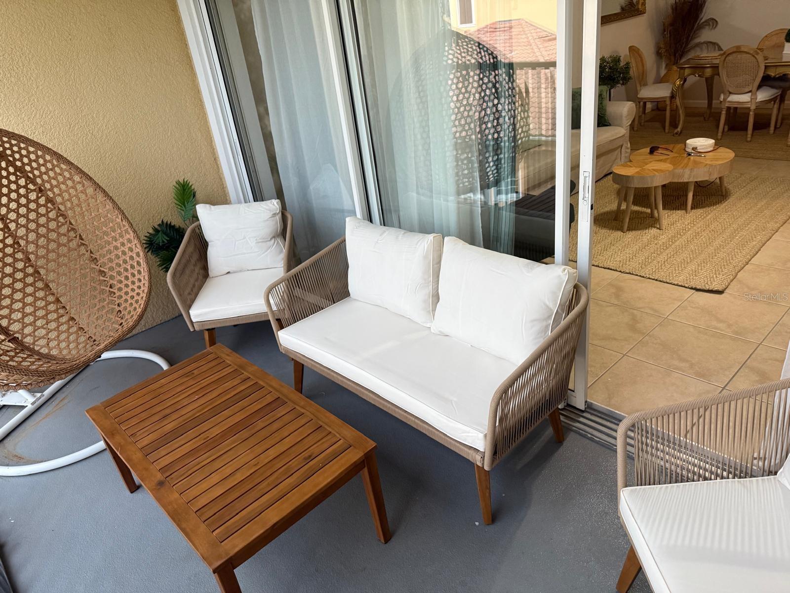 WORLDQUEST RESIDENCE - Residential