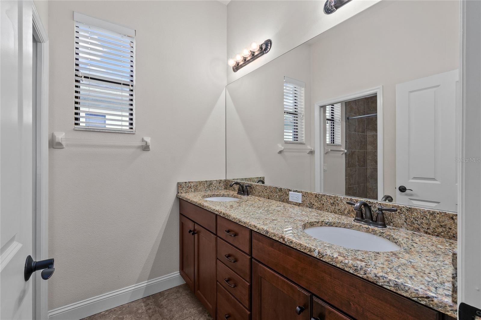 NINE EAGLES UNIT ONE SEC I - Residential