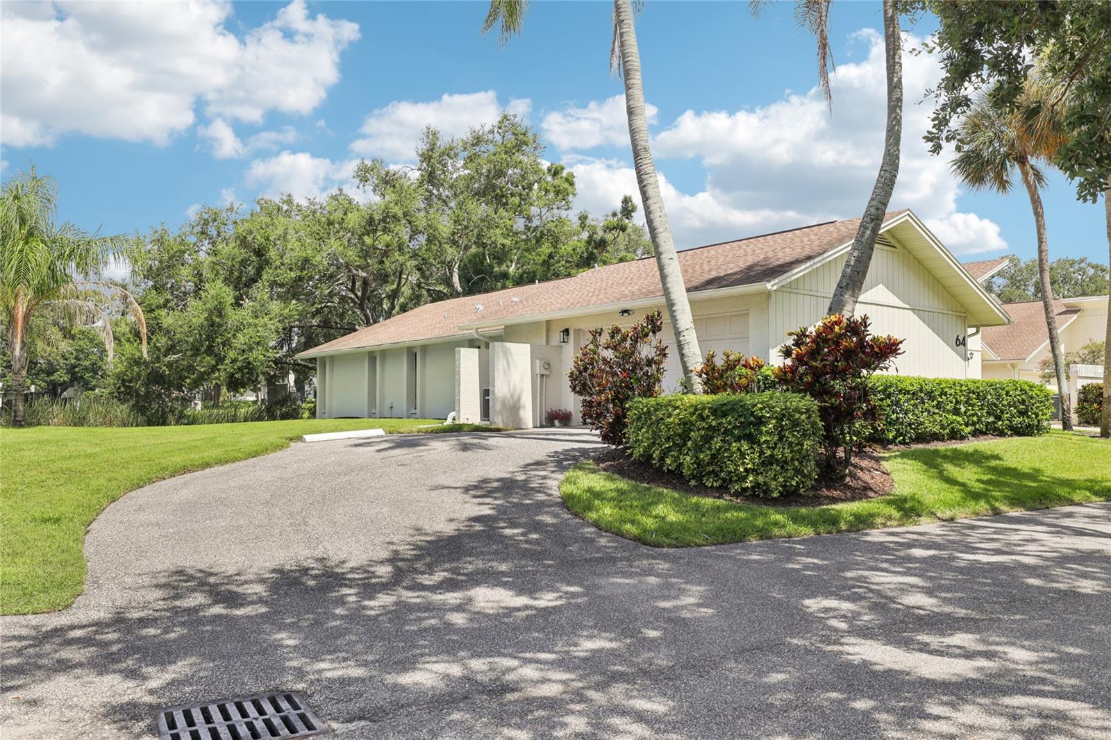545 WESTLAKE BOULEVARD 64