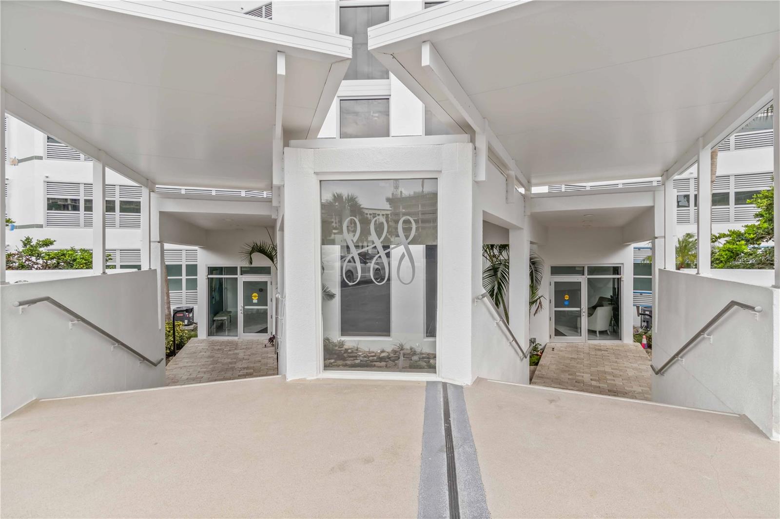 CONDO ON THE BAY TOWER I - Residential