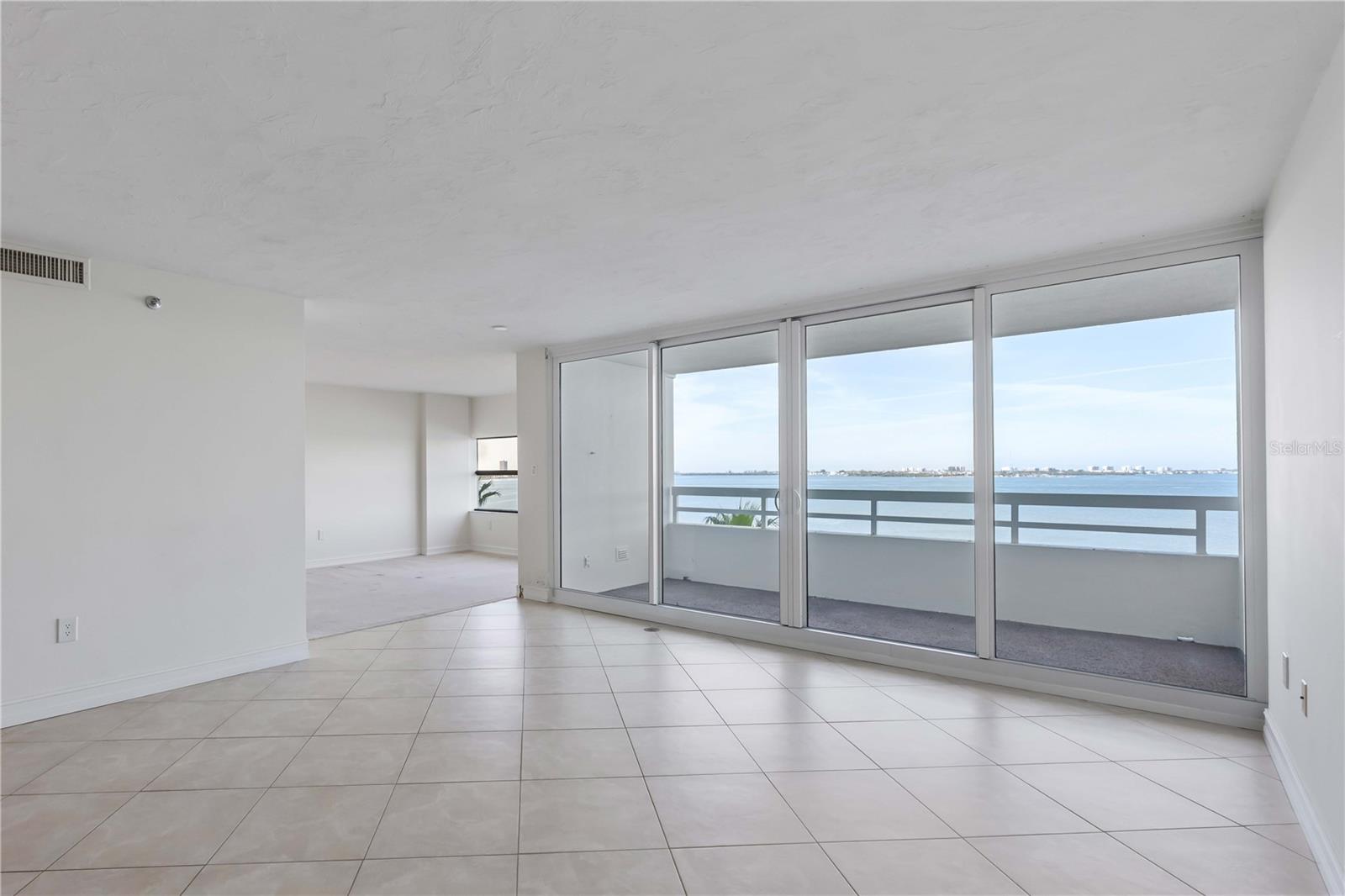 CONDO ON THE BAY TOWER I - Residential