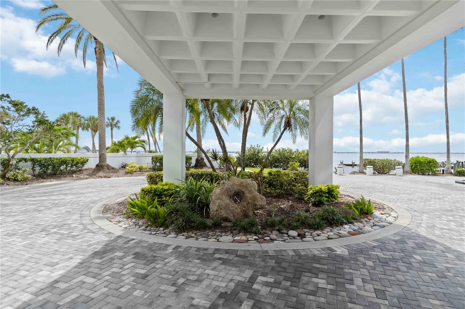 CONDO ON THE BAY TOWER I - Residential