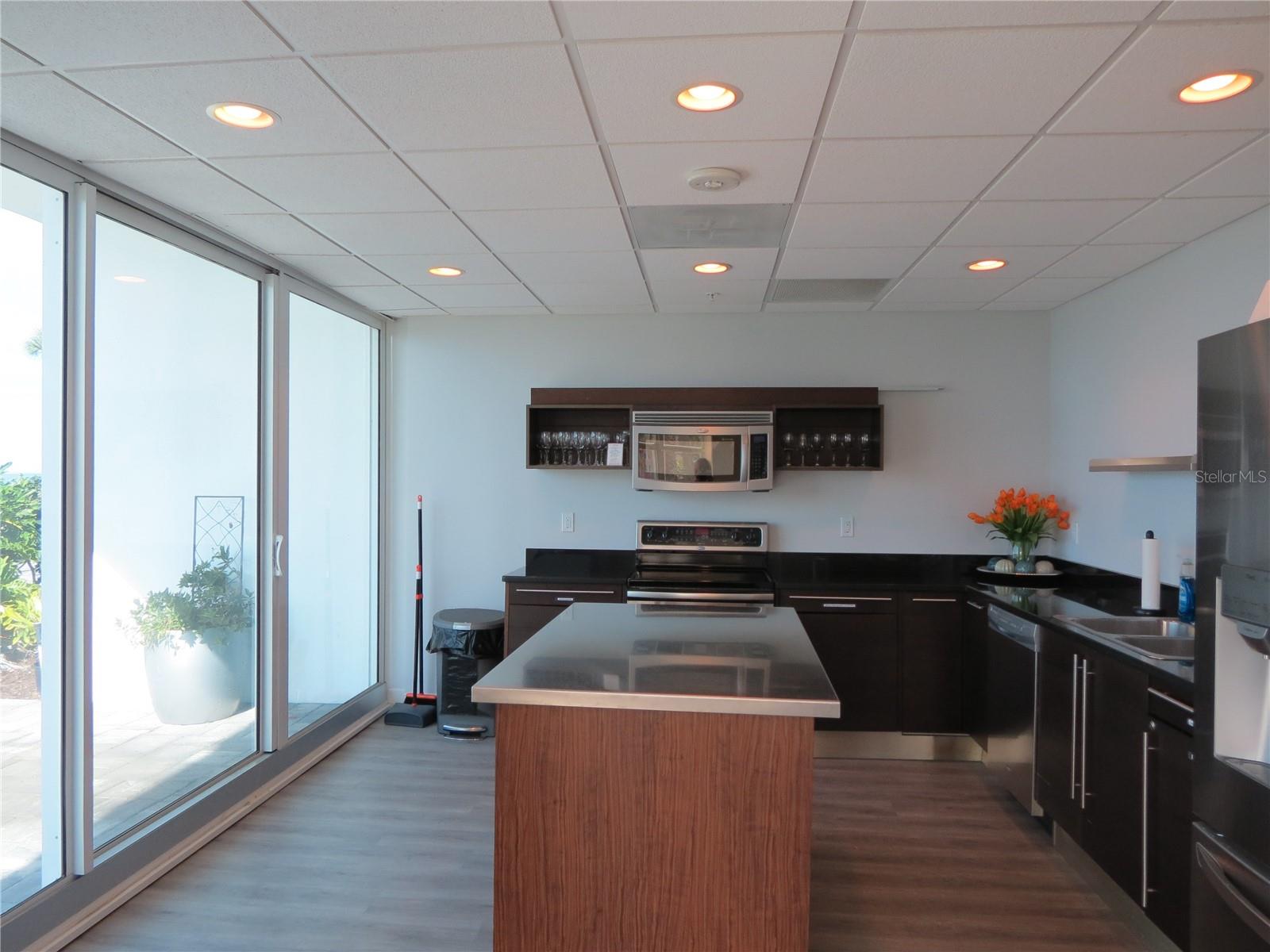 CONDO ON THE BAY TOWER I - Residential