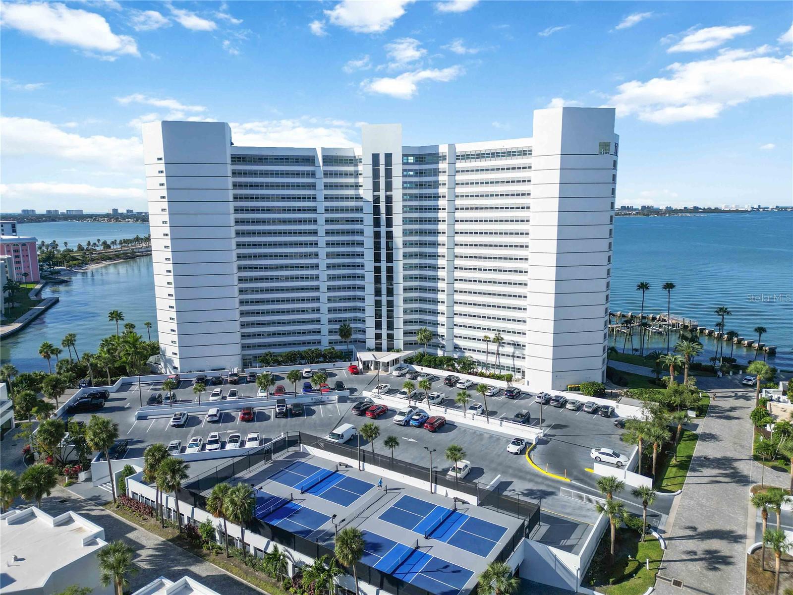 CONDO ON THE BAY TOWER I - Residential