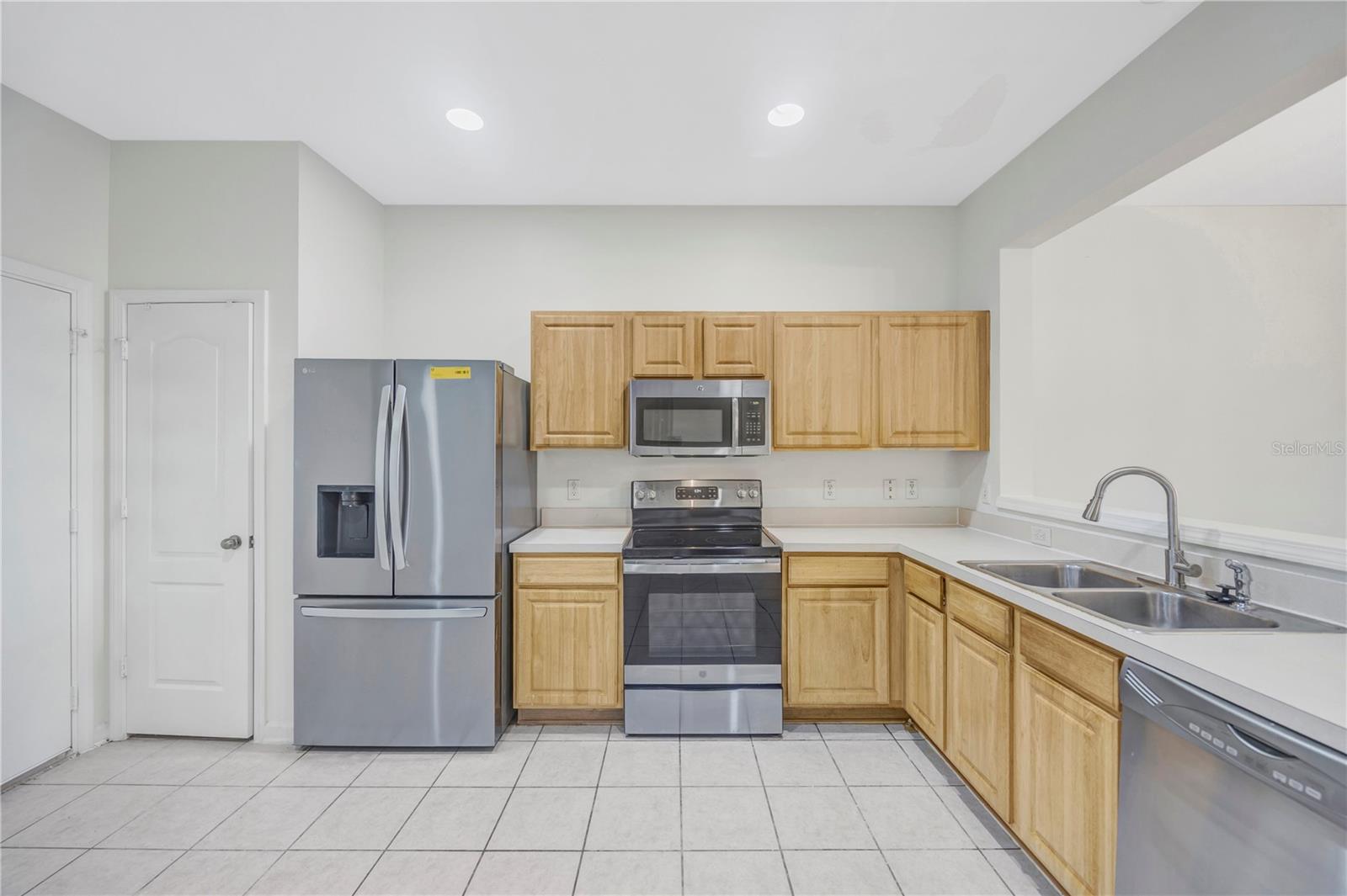 VALHALLA PH 1-2 - Residential Lease