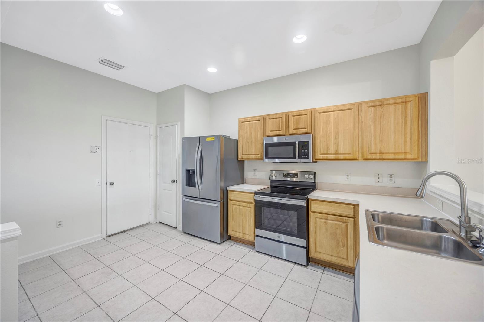 VALHALLA PH 1-2 - Residential Lease