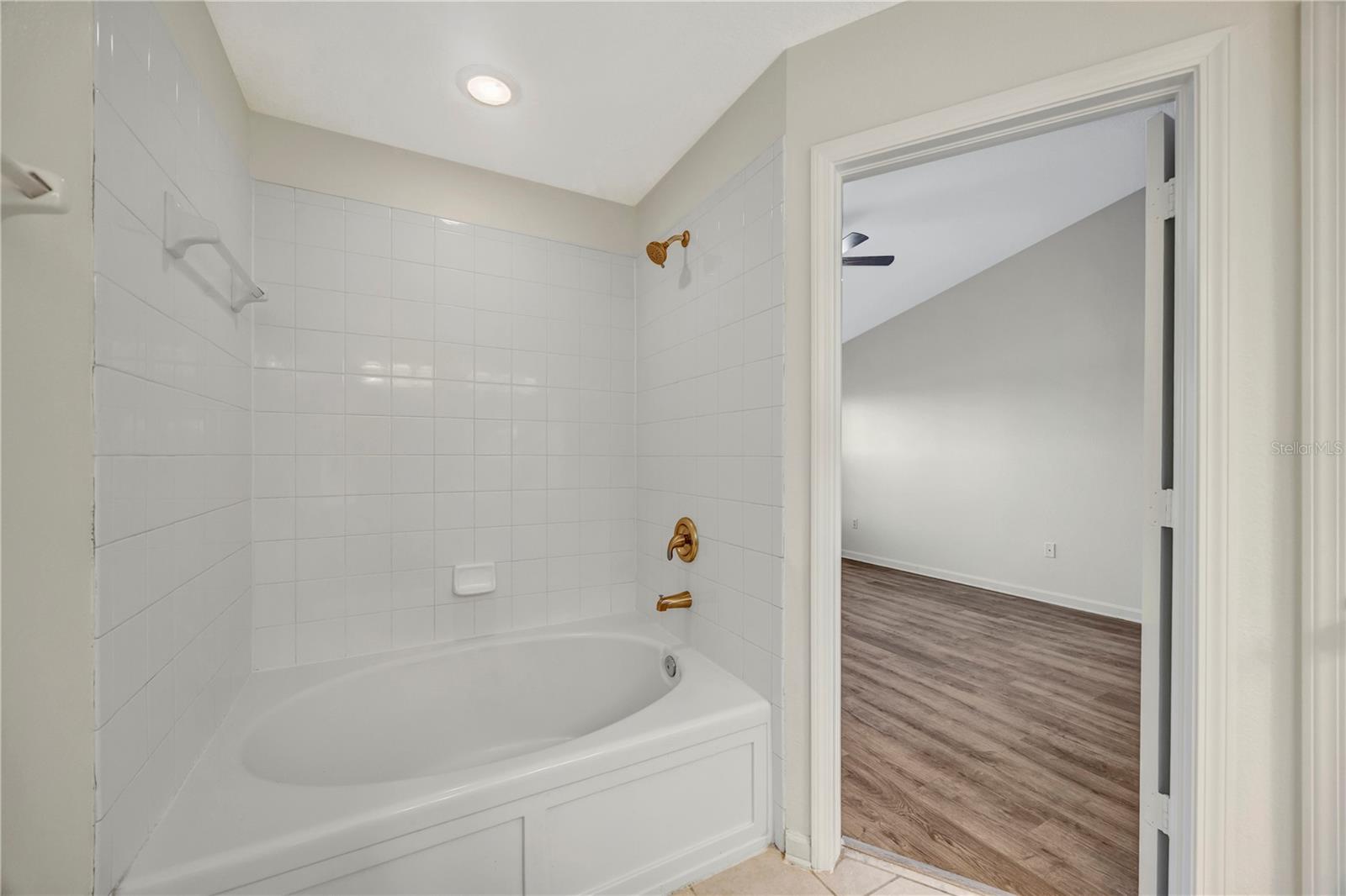 VALHALLA PH 1-2 - Residential Lease