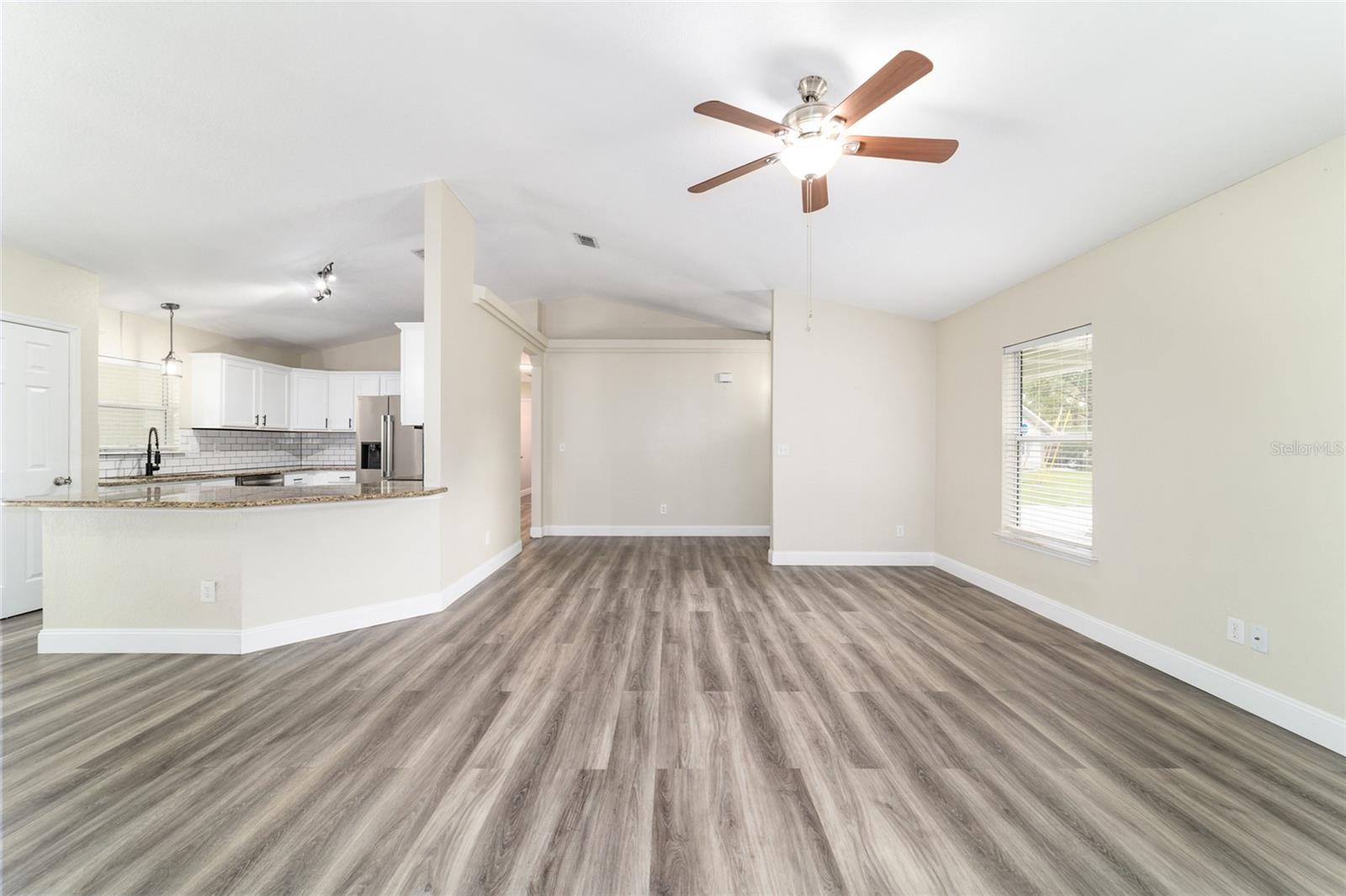 SILVER SPRINGS SHORES - Residential