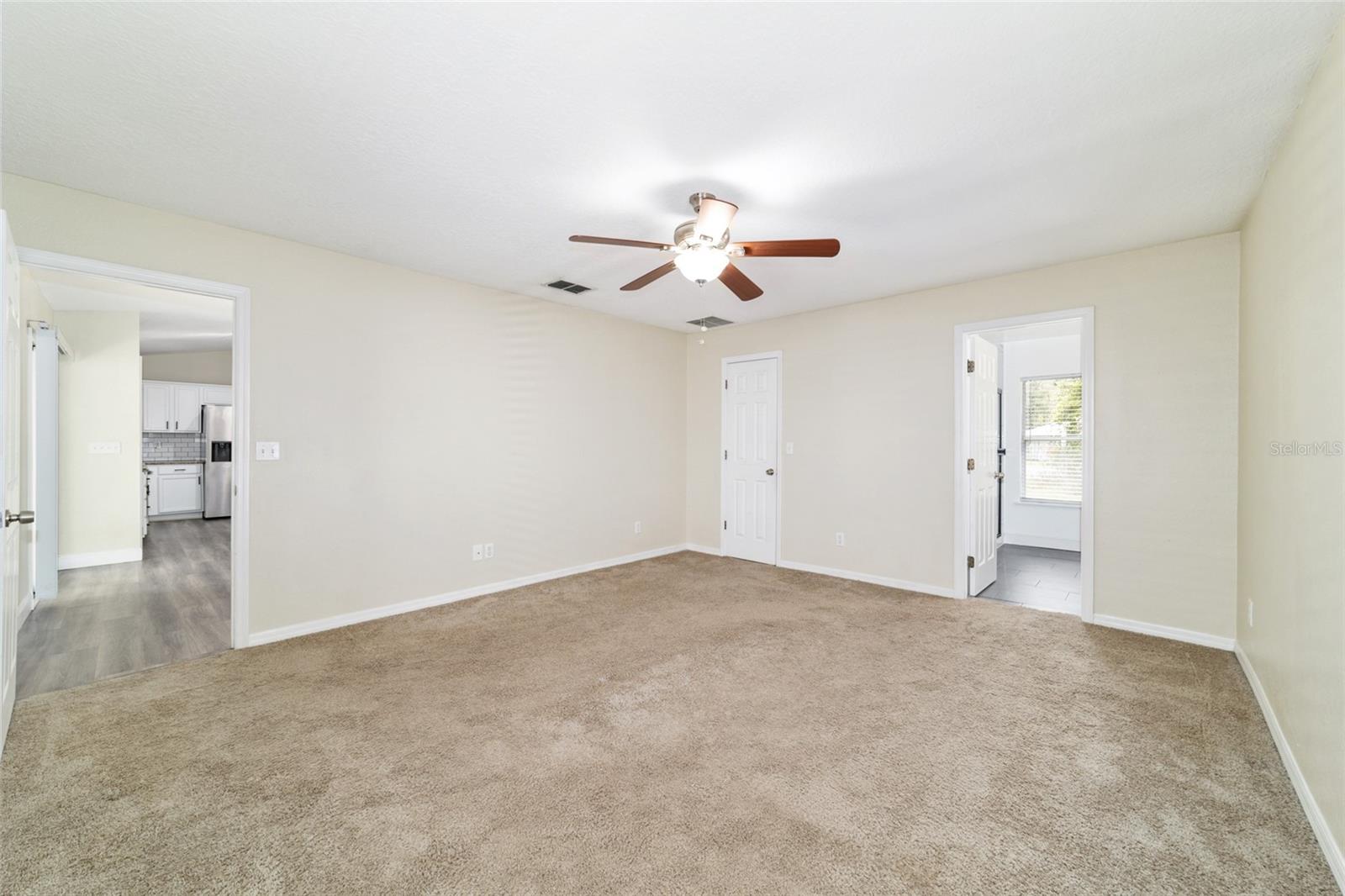 SILVER SPRINGS SHORES - Residential