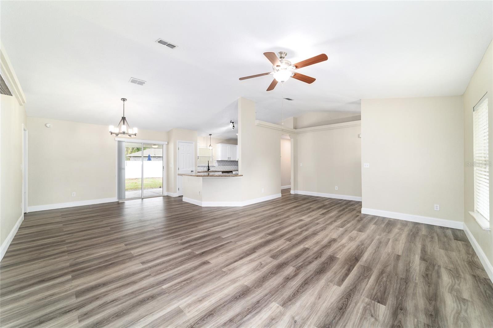 SILVER SPRINGS SHORES - Residential