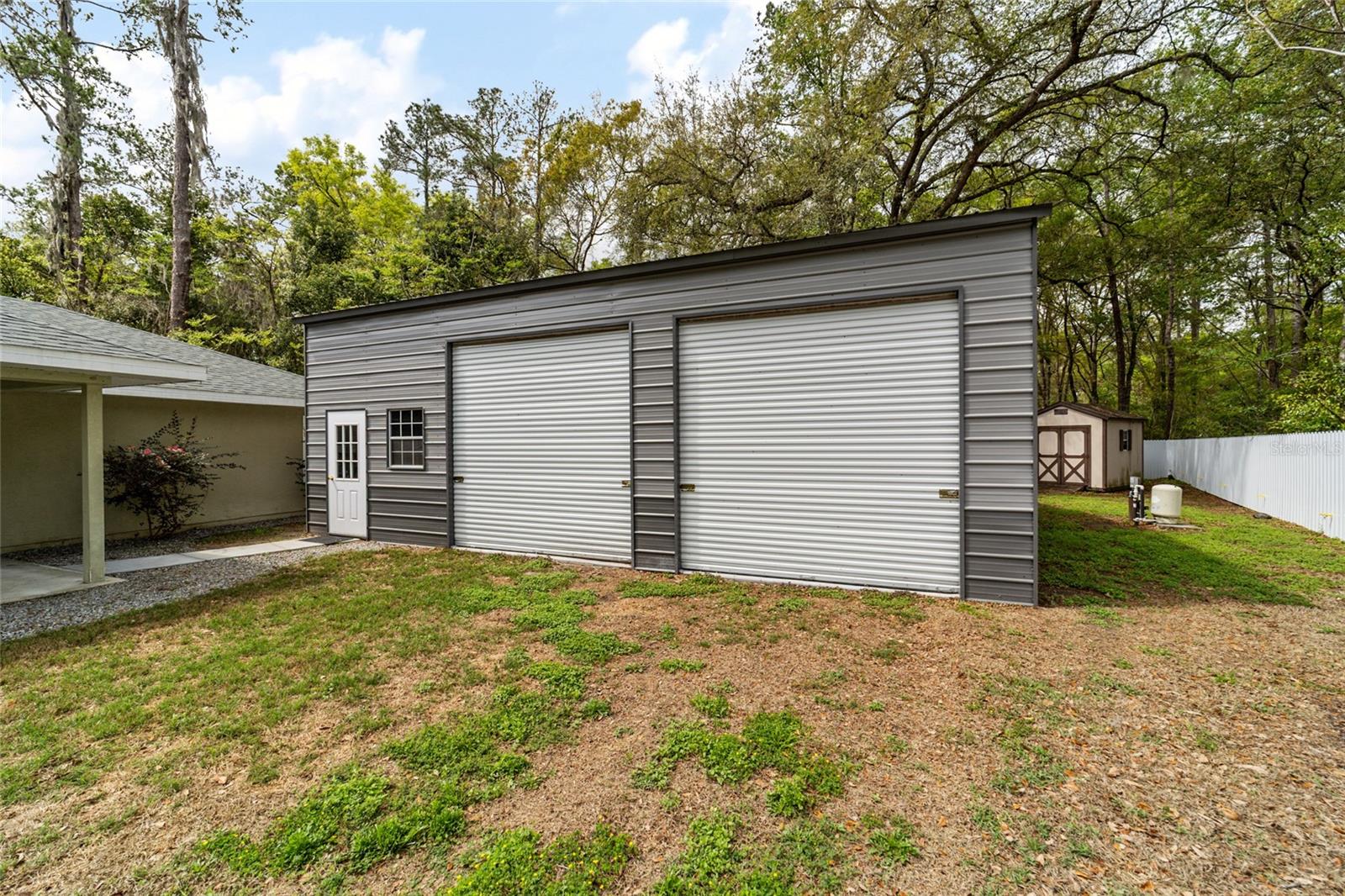 SILVER SPRINGS SHORES - Residential