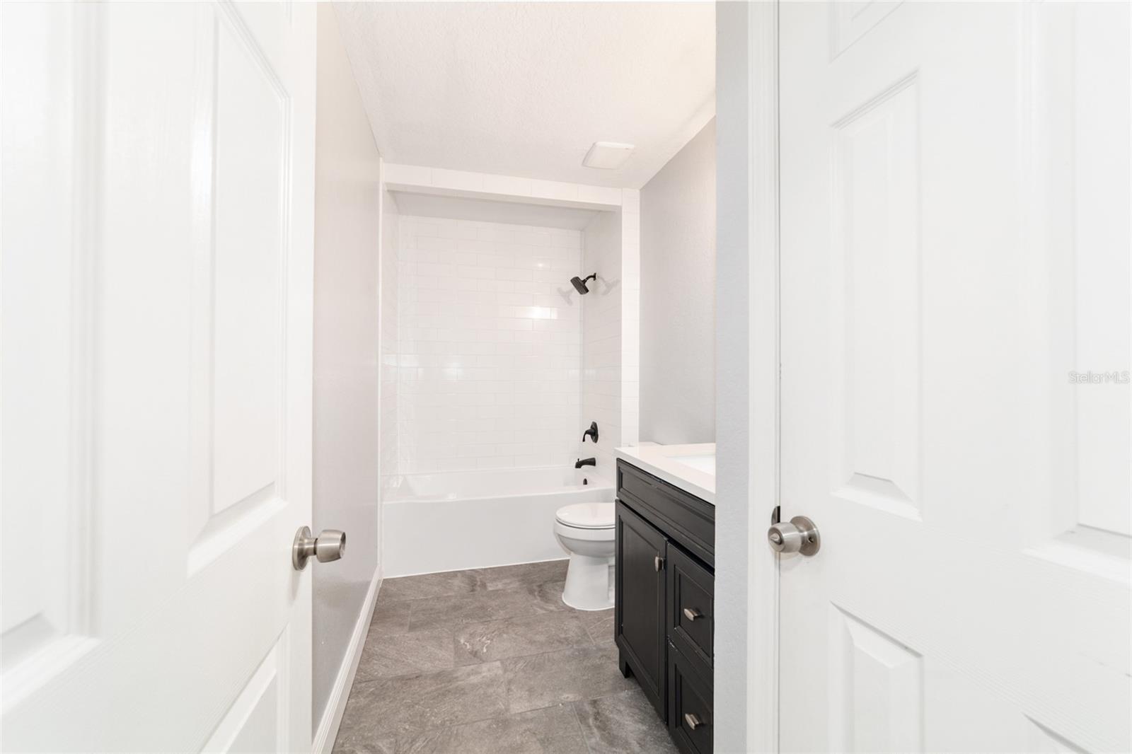 SILVER SPRINGS SHORES - Residential