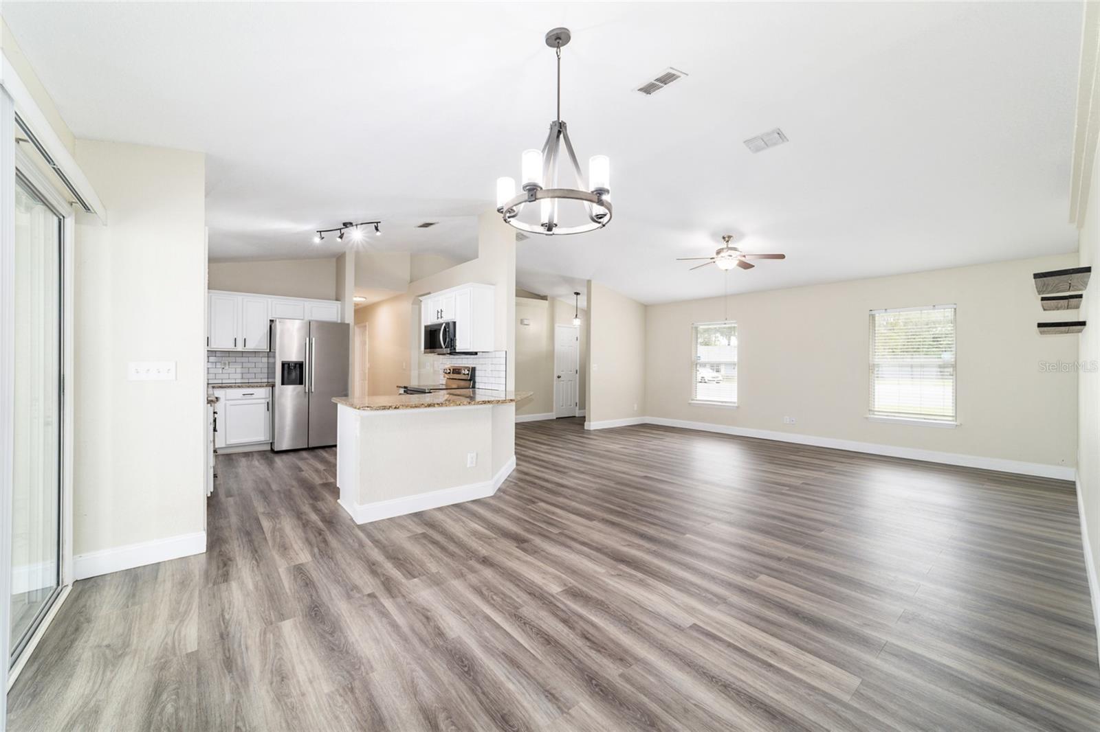 SILVER SPRINGS SHORES - Residential