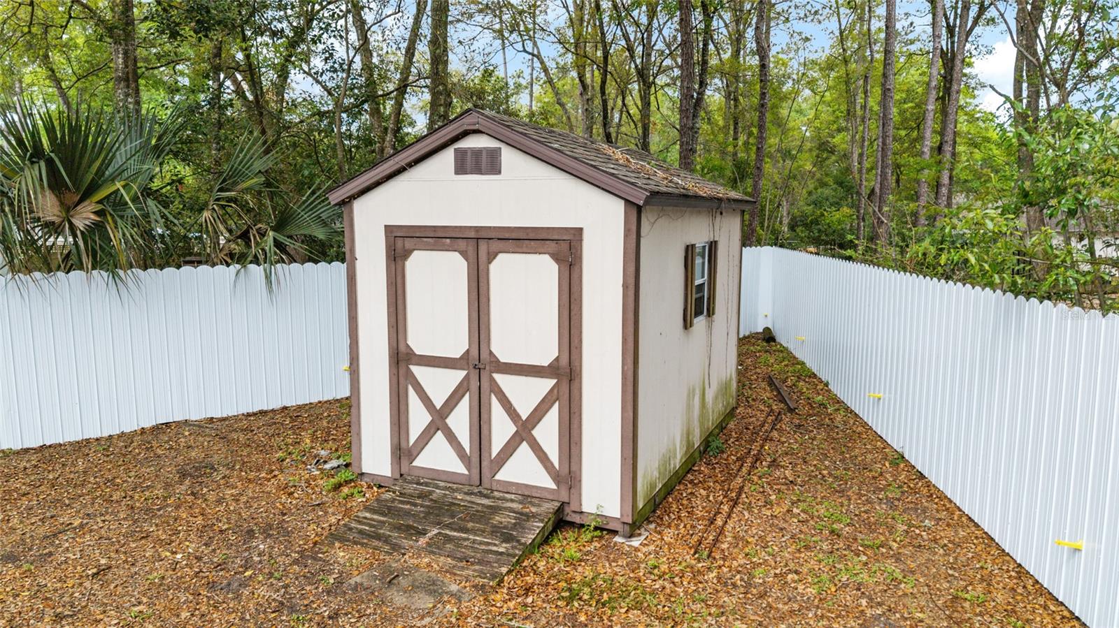 SILVER SPRINGS SHORES - Residential