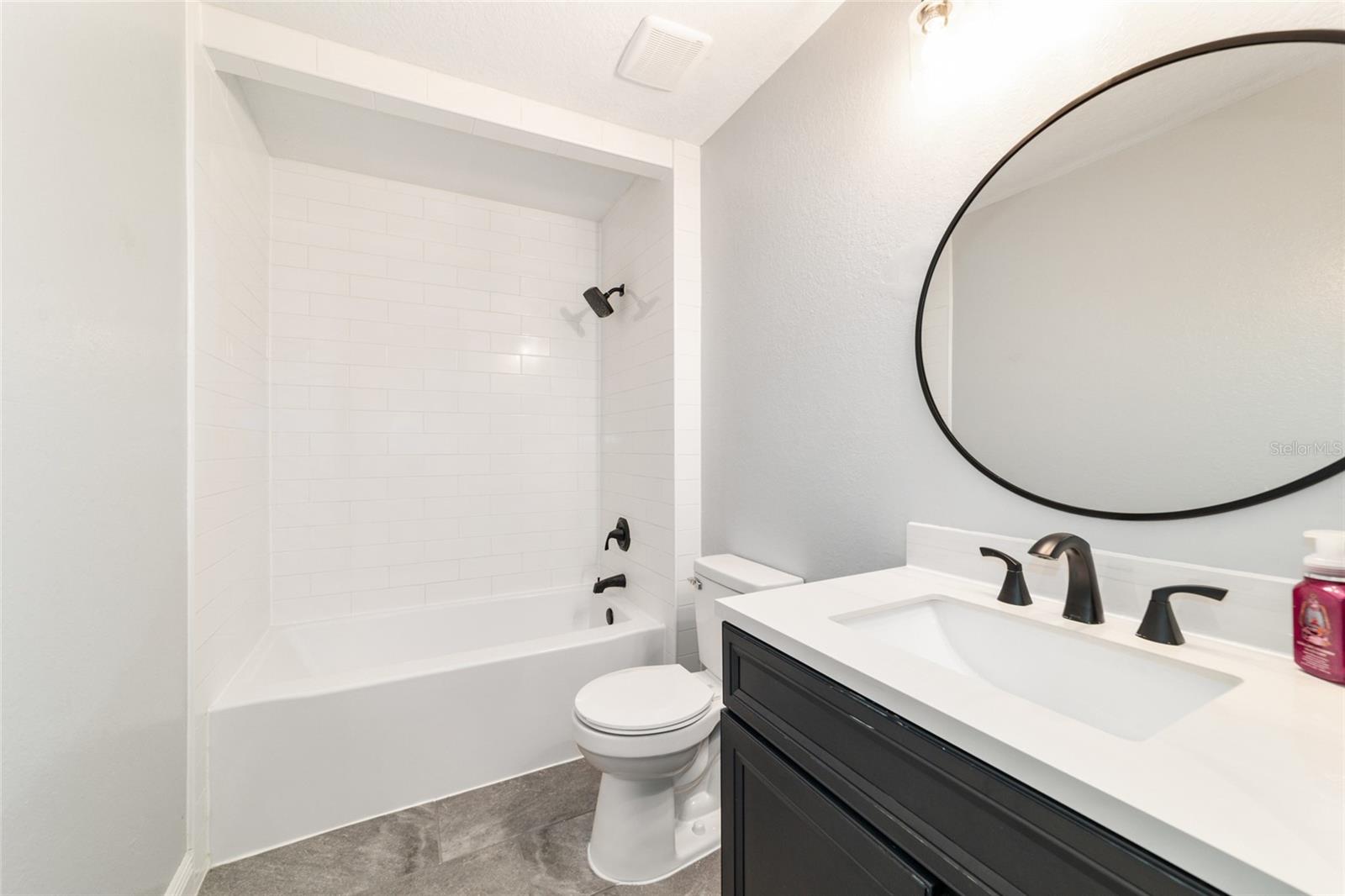 SILVER SPRINGS SHORES - Residential