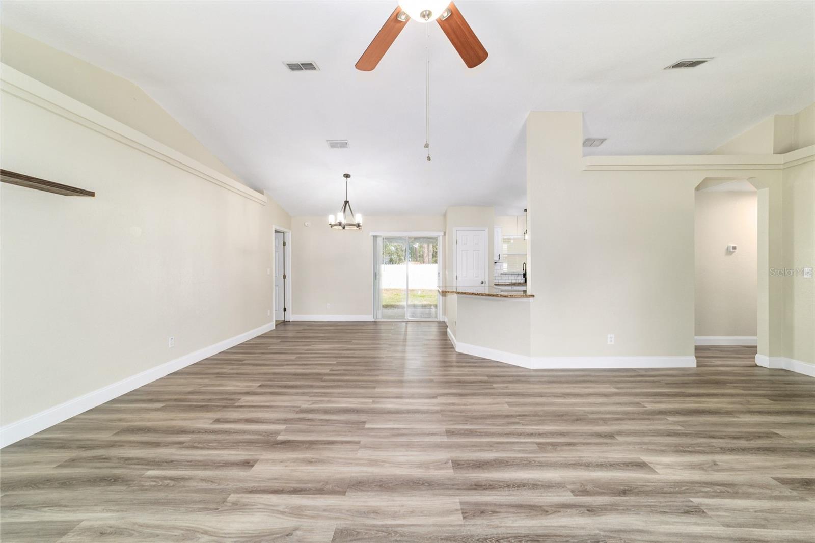 SILVER SPRINGS SHORES - Residential