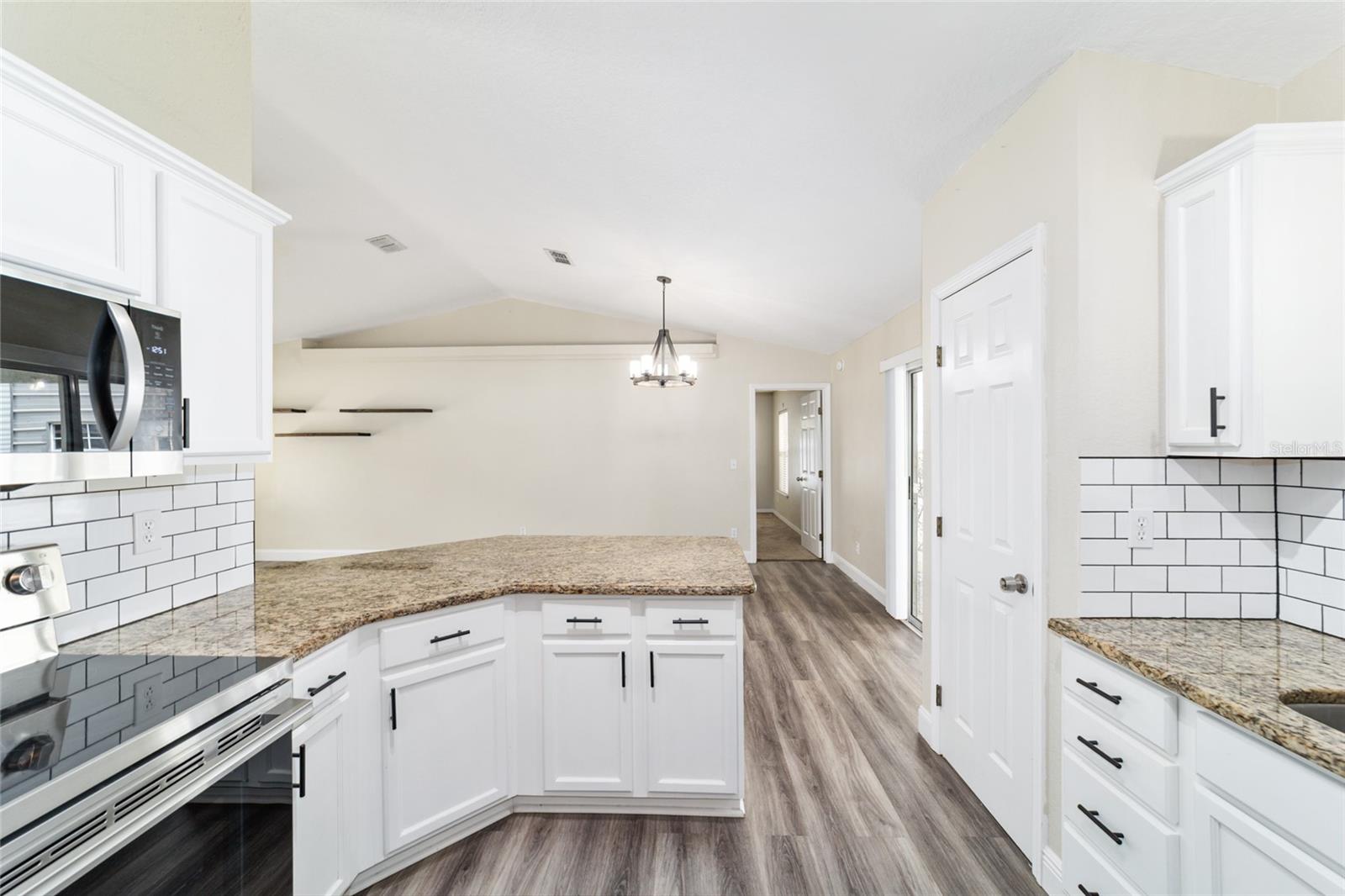 SILVER SPRINGS SHORES - Residential