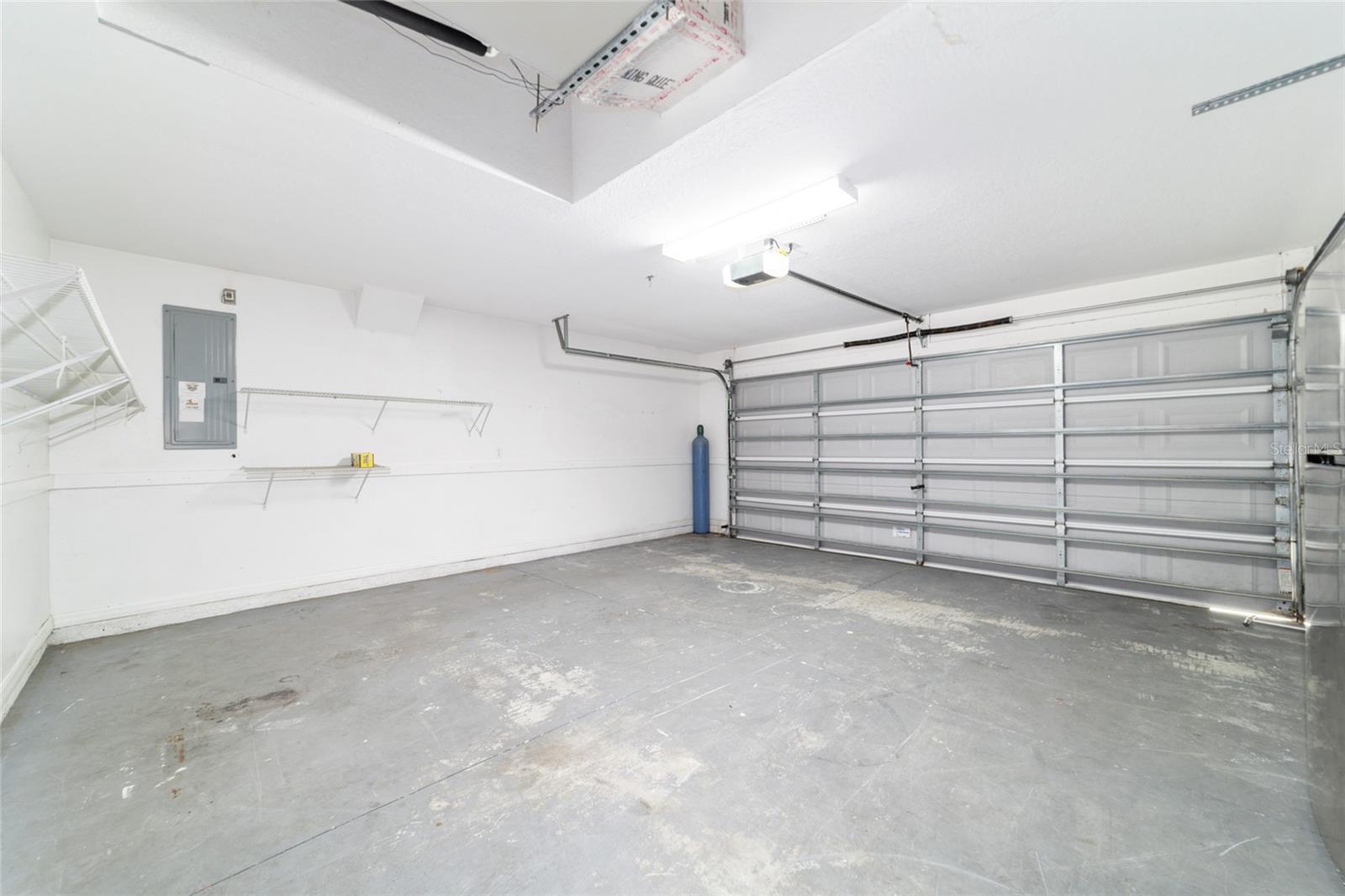 SILVER SPRINGS SHORES - Residential