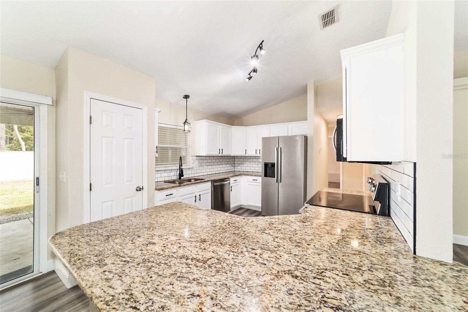 SILVER SPRINGS SHORES - Residential