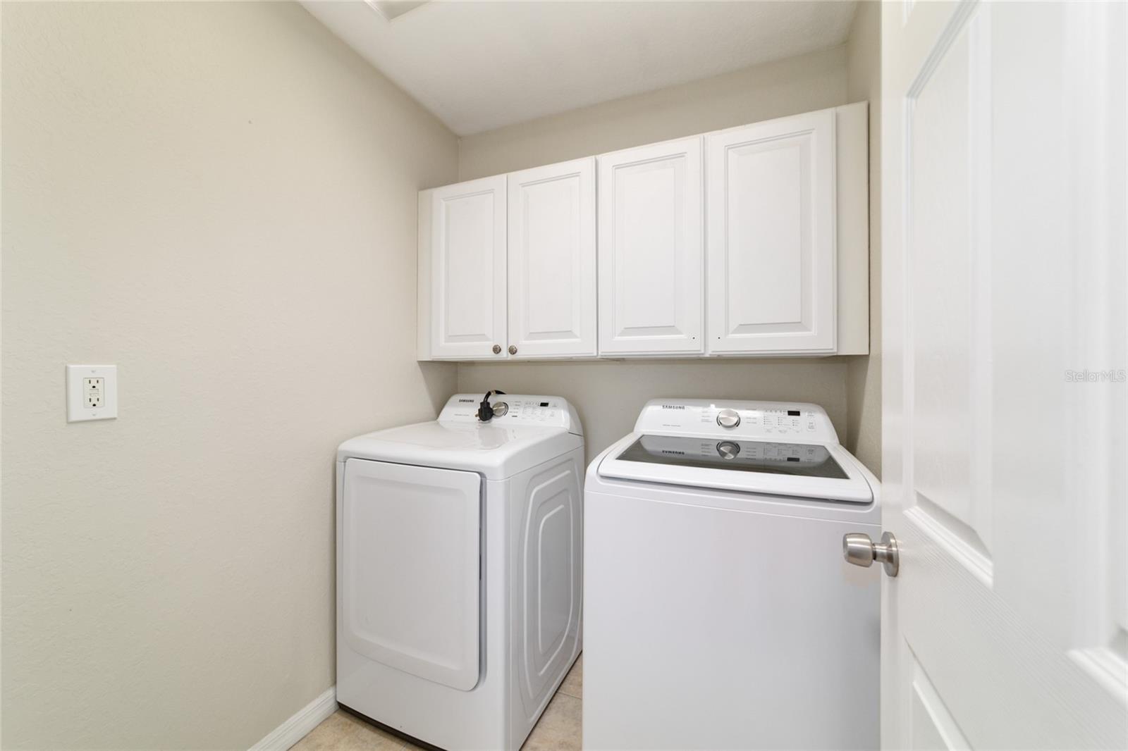 SILVER SPRINGS SHORES - Residential