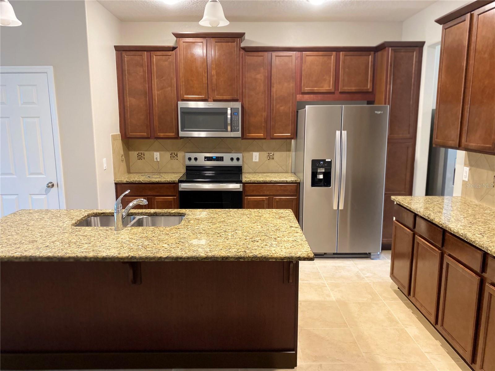 Casas a venda 1 - Jen Dantas 8521 VEDDER LANE