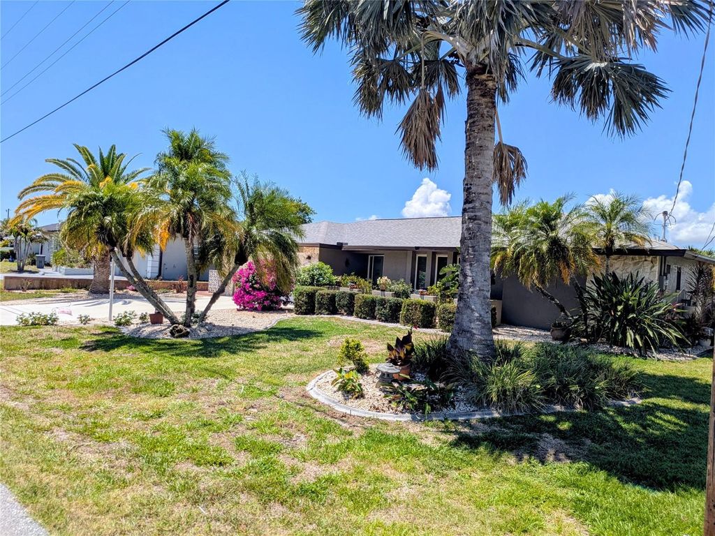 Photo of 322 E Tarpon Boulevard NW, Port Charlotte, FL 33952 (MLS # C7525322)