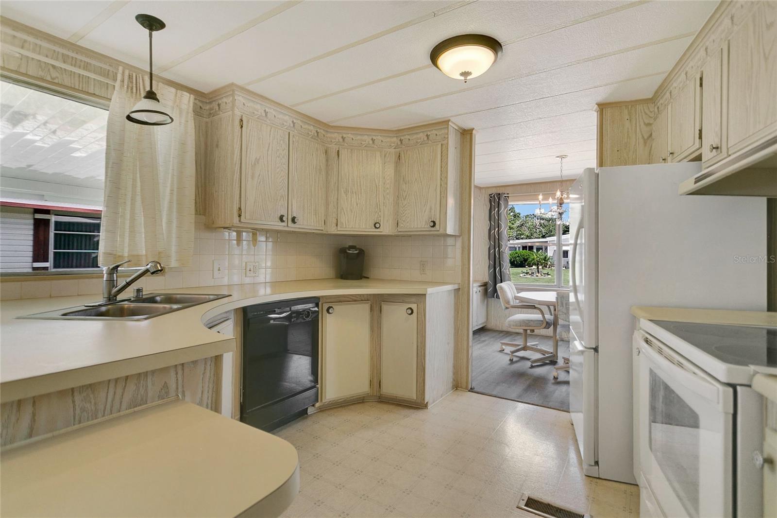 TAVARES LAKE FRANCES ESTATES - Residential