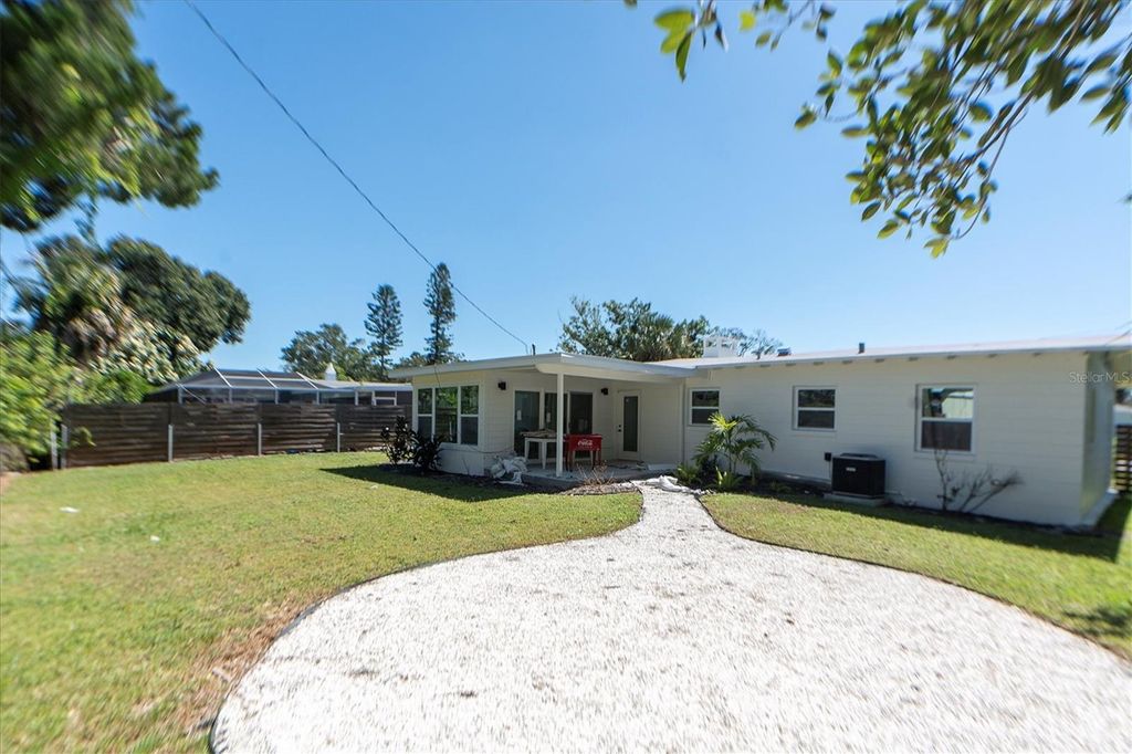 Photo of 4811 Del Rio Way S, Gulfport, FL 33711 (MLS # TB8438380)