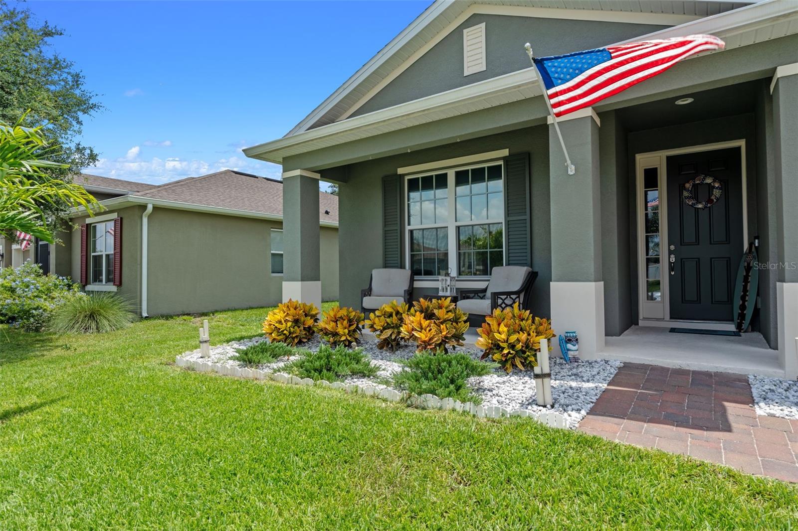 2327 PALMETUM LOOP