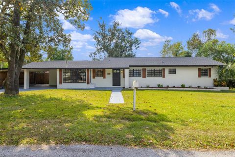 Photo of 36908 Center Avenue, Dade City, FL 33525 (MLS # TB8442094) Photo of 36908 Center Avenue, Dade City, FL 33525 (MLS # TB8442094)