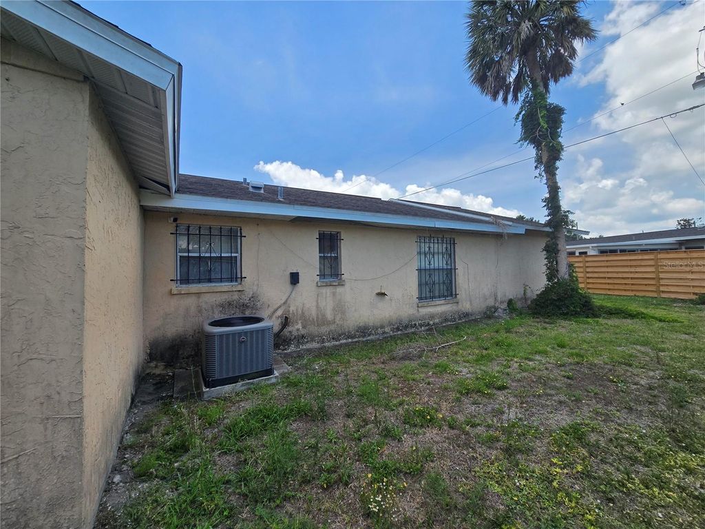 Photo of 924 31st Street E, Palmetto, FL 34221 (MLS # A4658695)
