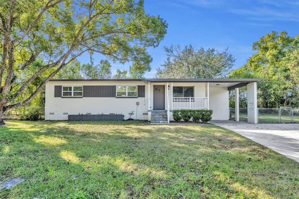 Photo of 3202 Drake Drive, Orlando, FL 32810 (MLS # O6397493)