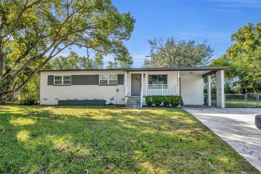 Photo of 3202 Drake Drive, Orlando, FL 32810 (MLS # O6397493)