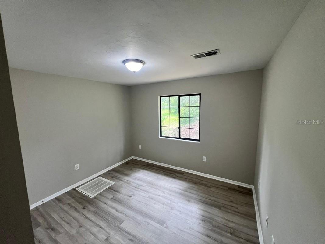 FARMS & OAKS - Residential