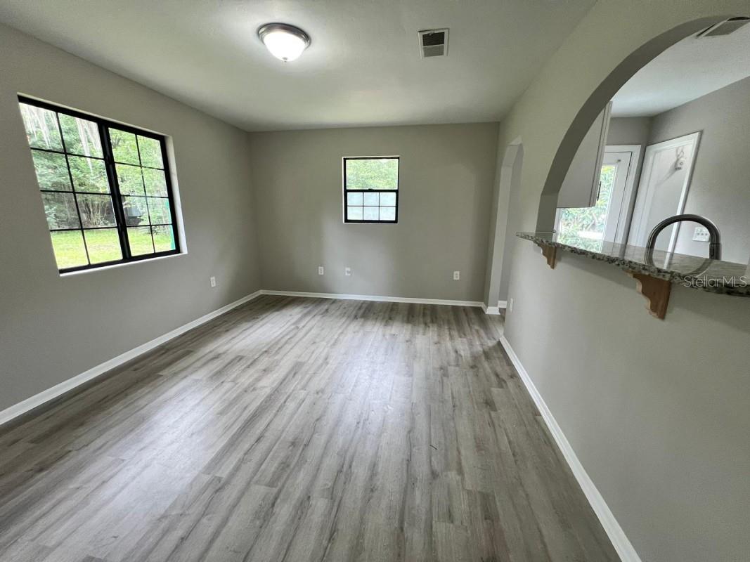 FARMS & OAKS - Residential