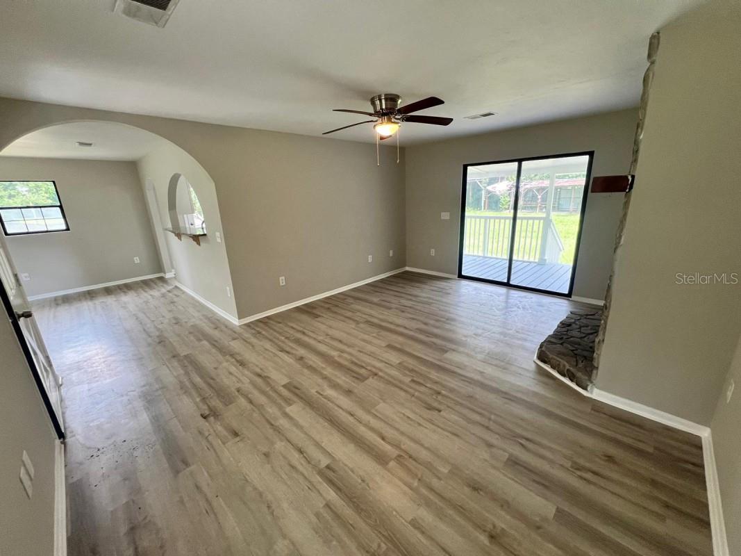 FARMS & OAKS - Residential