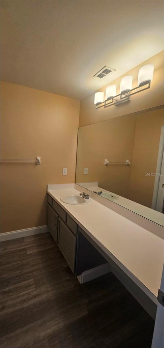 ISLAND COVE VILLAS - Residential