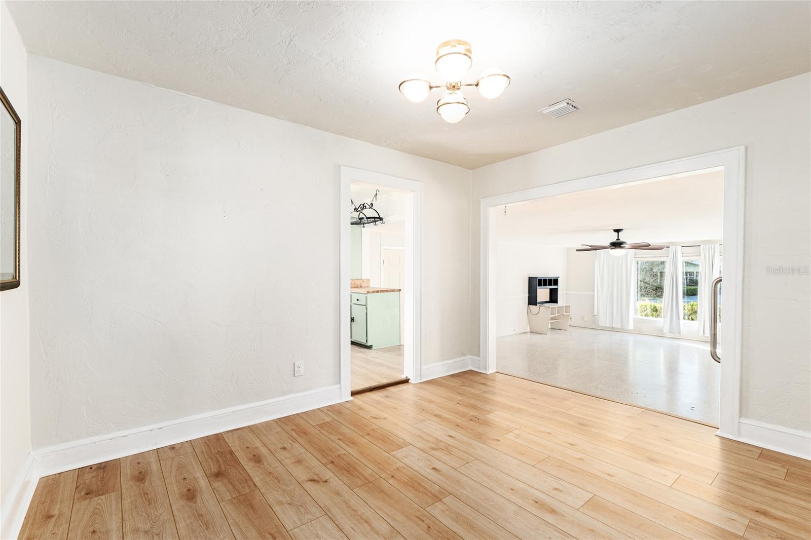 WILLISTON - Residential