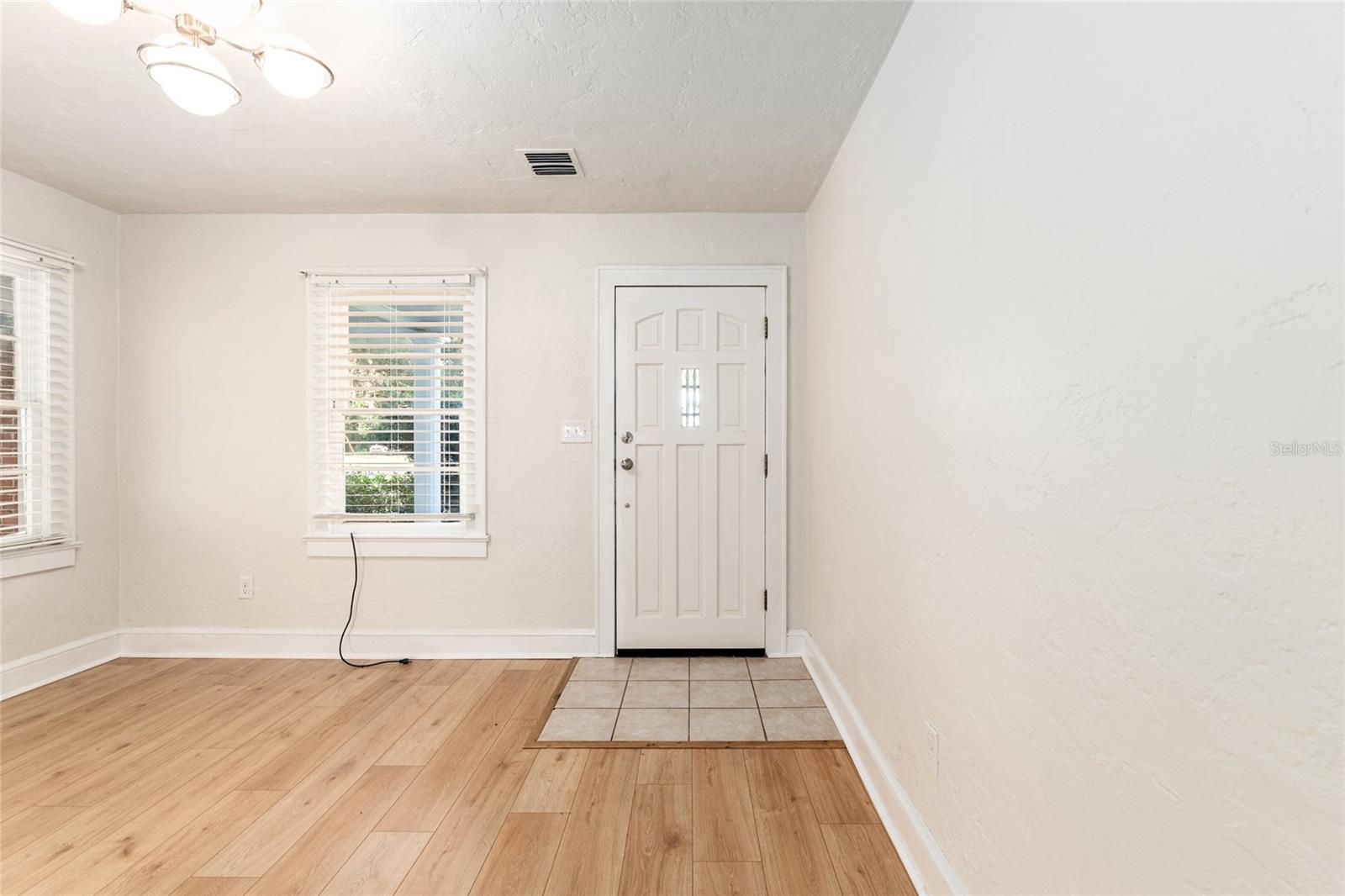 WILLISTON - Residential