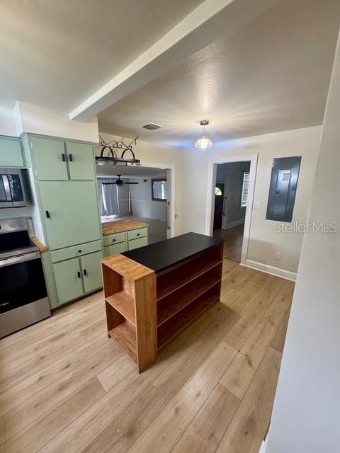 WILLISTON - Residential