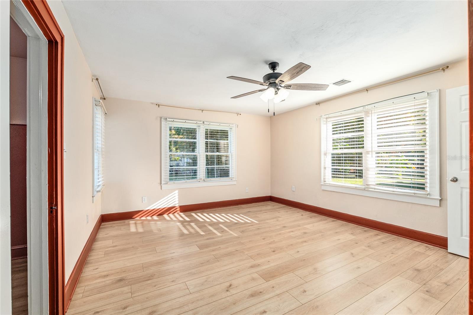 WILLISTON - Residential